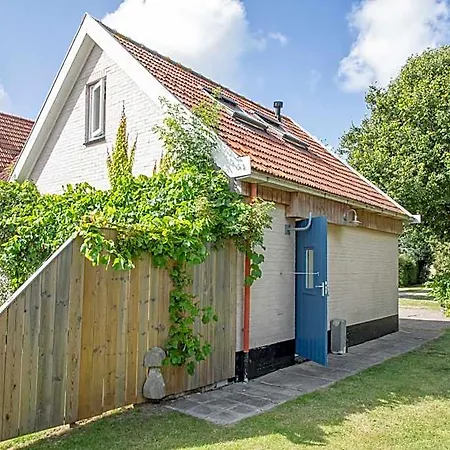 Eendrachtweg 4 Bed and Breakfast 3*